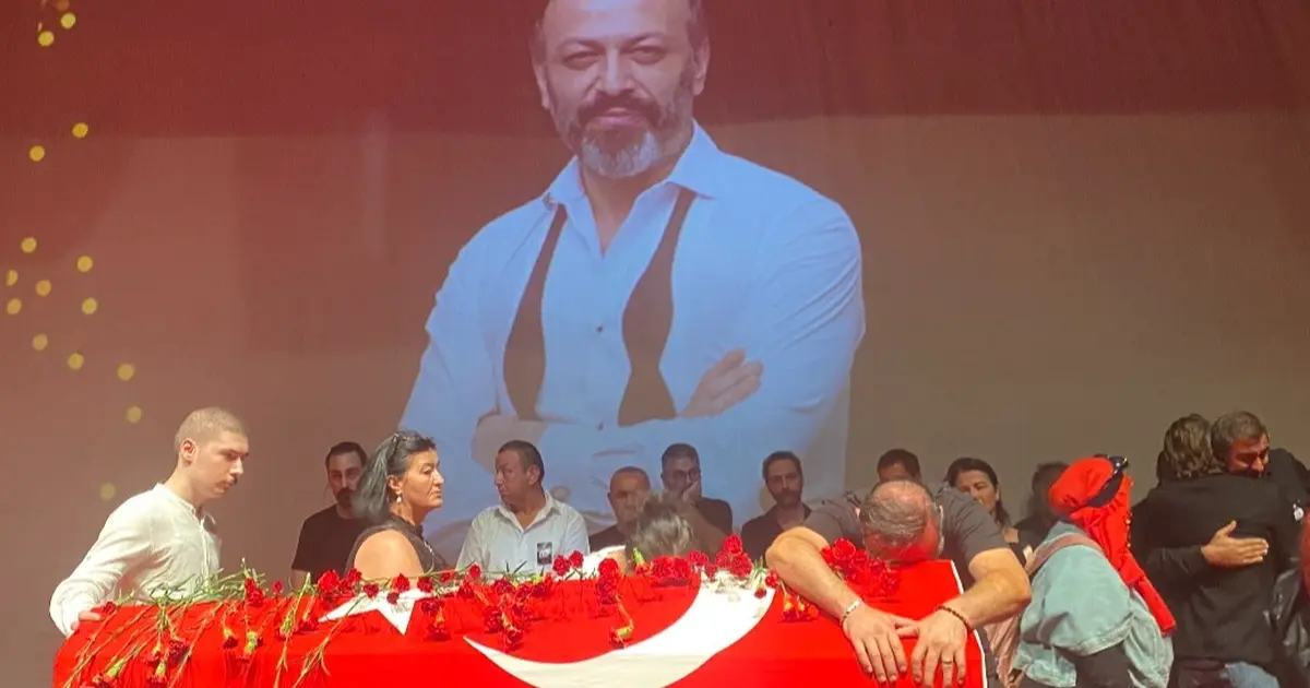 Ünlü oyuncu Serhat Kılıç'a duygusal veda