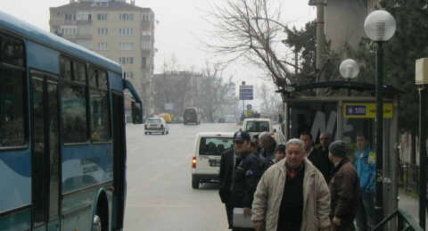 İki caddeye durak düzenlemesi...