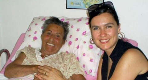 Müzeyyen Senar hastaneye kaldırıldı