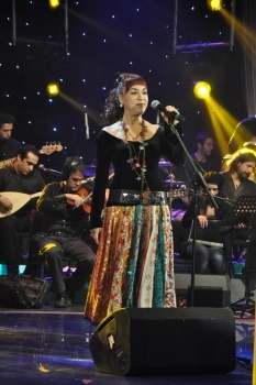 Leman Sam sevenlerini büyüledi!