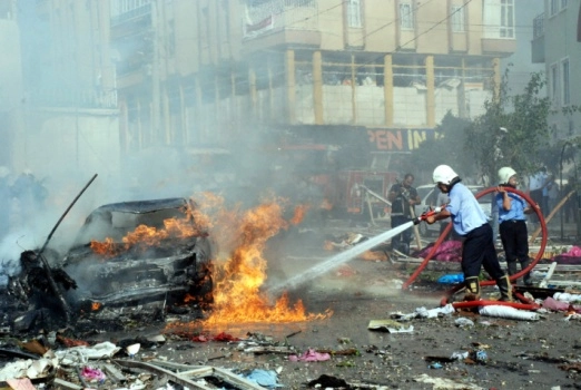 Şanlıurfa'da benzin istasyonu yakınında patlama