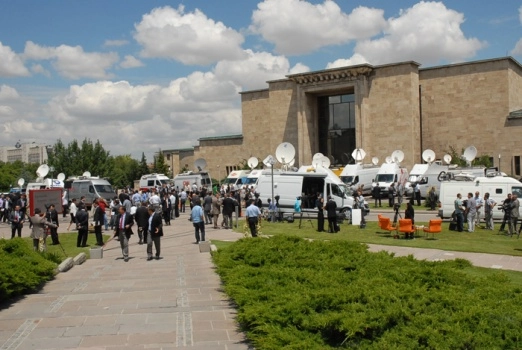 CHP TBMM'de yemin etmeme kararı aldı