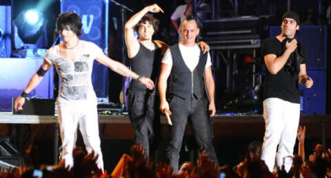 Manga rüzgarı kasıp kavuruyor