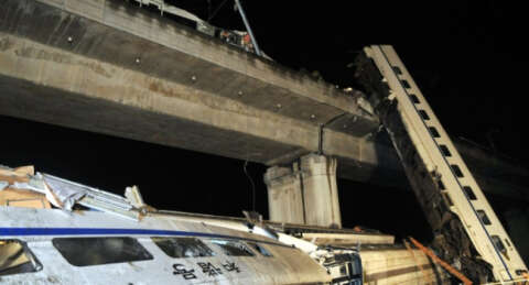 Çin'de tren kazası: 35 ölü