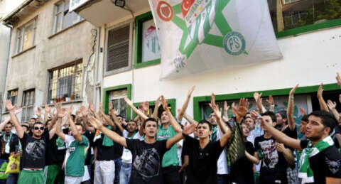 Taraftar protesto yürüyüşü yaptı