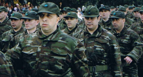 Askerliği kısaltmak için düğmeye basıldı