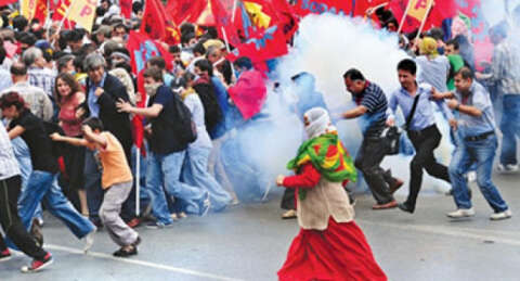 Çukurca'da biber gazlı müdahale
