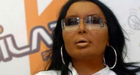 Bülent Ersoy otelden kovuldu