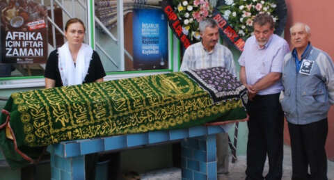 Oyuncu Ceyda Düvenci'nin acı günü