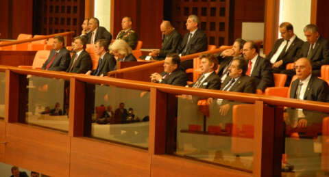 Yeni dönem vekillerin yaş ortalaması