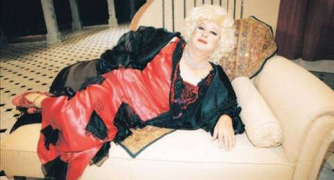 Huysuz Virjin mirasını hangi vakfa bırakacak?