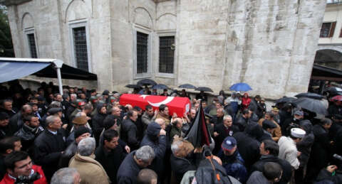 Kozinoğlu sırlarıyla defnedildi