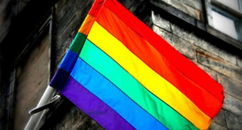 Behzat Ç.'de homofobi gecesi