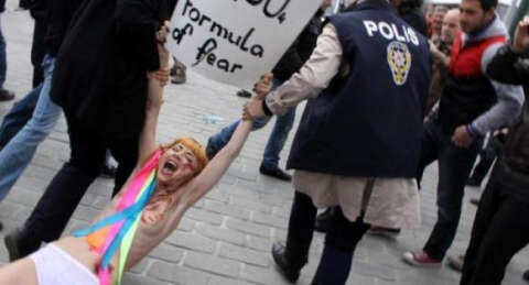 FEMEN'e İstanbul'da gözaltı