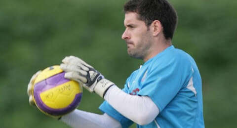 Scott Carson el üstünde!