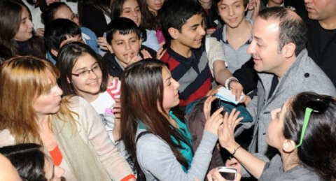 'Sen kimsin?' izdihamı