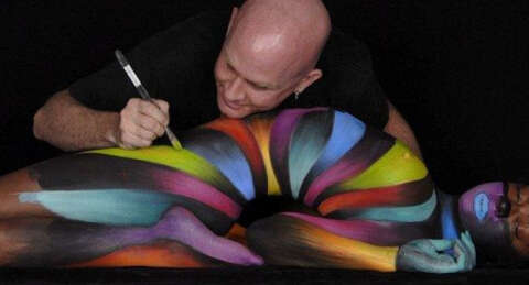 En güzel tuval kadın vücudu