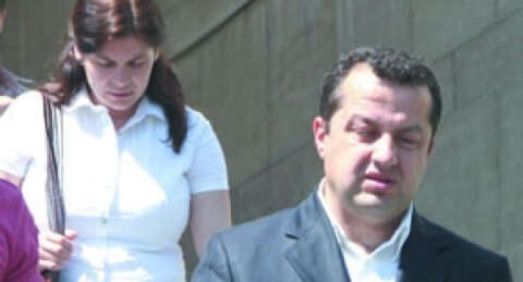 Eski belediye başkanı ve eşi ağır cezada yargılanıyor