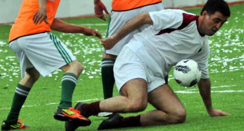 Hakan Şükür İnegöl'de forma giydi!