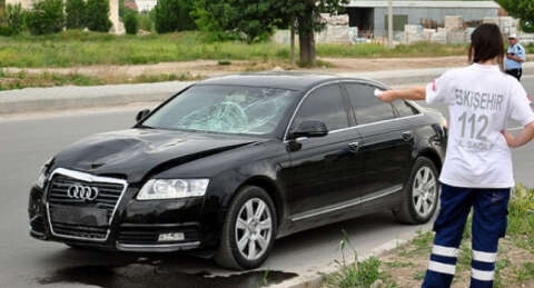 MHP'li Bal'ın aracı kaza yaptı.