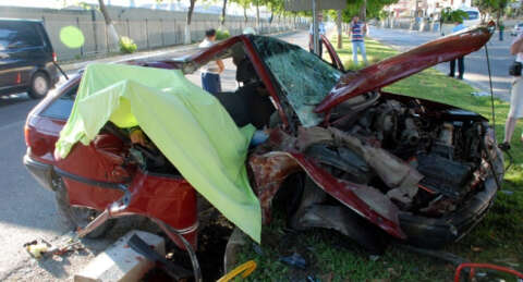 Mudanya'da aşırı hızla gelen kaza: 1 ölü 3 yaralı