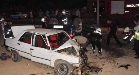 İnegöl'de feci kaza: 8 yaralı