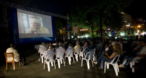 Bursa'da yazlık sinema keyfi başladı