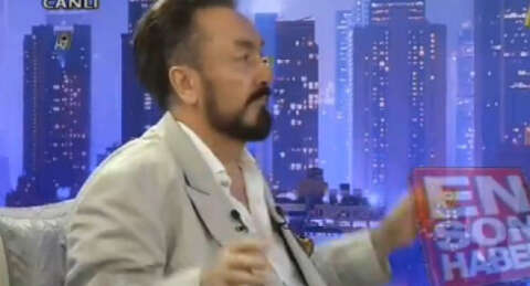 Adnan Hoca göbek attı  sonra da şehitlere rahmet okudu!