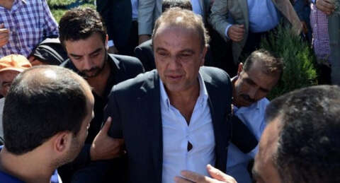 Sırrı Sakık oğlunu gözyaşlarıyla uğurladı