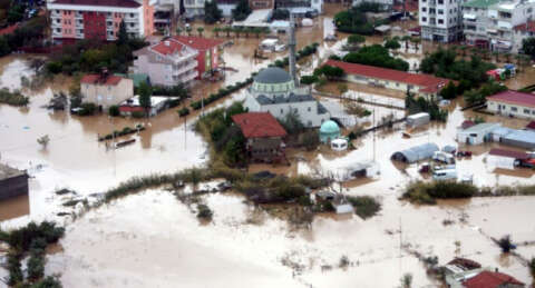 Şiddetli yağış Balıkesir'de afet oldu