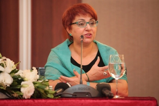 Buket Uzuner’le Nilüfer buluşması