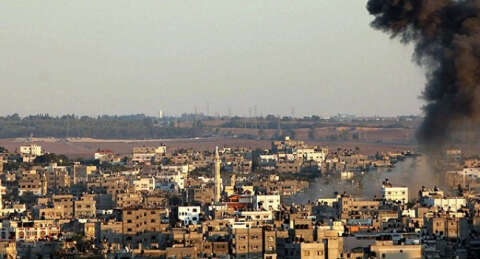 İsrail Gazze'ye saldırılarını yoğunlaştırdı