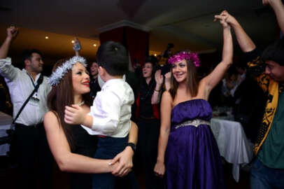 Uludağ'da coşkulu yılbaşı kutlaması