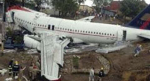 Kazakistan'da uçak kazası: 27 ölü