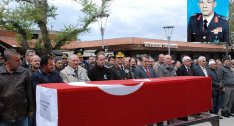 Emekli Orgeneral Odaman'ın cenazesi toprağa verildi