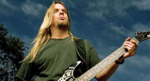 Slayer'in efsane gitaristi hayatını kaybetti