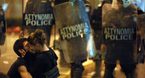 Ankara metrosunda öpüşme eylemi