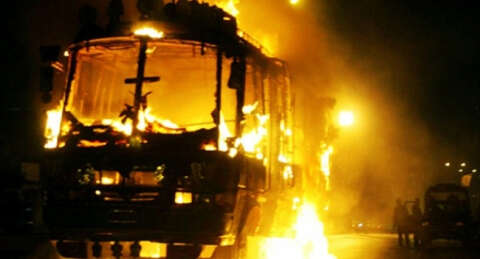 Okul servisinde patlama: 19 ölü