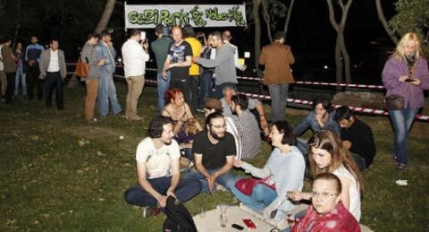 Taksim Gezi Parkı'nda nöbet sürüyor