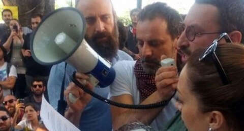 'Bizi sürekli azarladığınız için buradayız!'