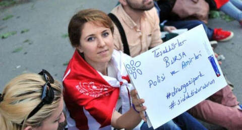 Göstericilerden Bursa polisine teşekkür
