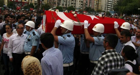 Şehit polis için Adana'da tören
