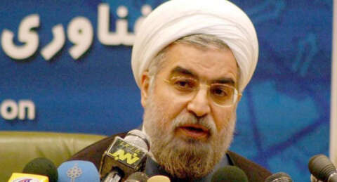 İran'da reformcuların adayı kazandı