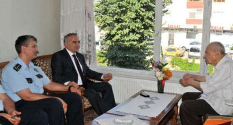 Türkiye'nin en yaşlı polisi bir asrı devirdi