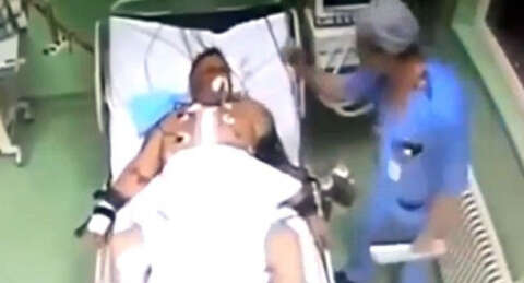 Doktordan komadaki hastaya yumruk!