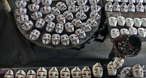 Guy Fawkes maskeleri nerede üretiliyor?