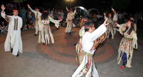 Nilüfer'de halk dansları ve türkü rüzgarı esiyor