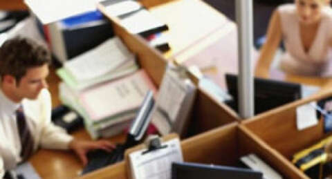 Erkek memurlara uzun saç ve bıyık özgürlüğü