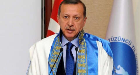 Erdoğan cübbeyi giydi ve konuştu!