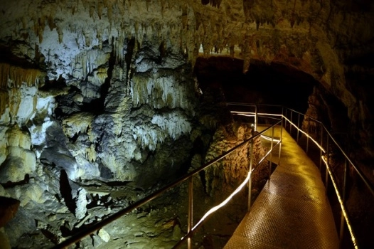 Oylat Mağarası'nda tur